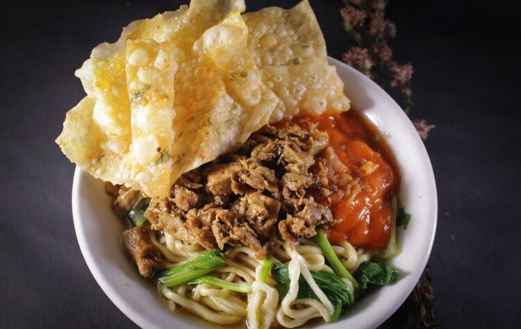 Mie Ayam Sengketa, Kuliner Legendaris yang Wajib Dicoba Mahasiswa Universitas Indonesia