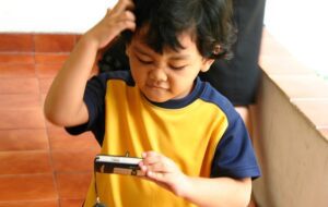 Konser Putih Abu-Abu Pemkot Tegal Itu Aneh: Konser Dangdut, Temanya Anak SMA, untuk Memperingati HUT RI, Maksudnya Gimana?
