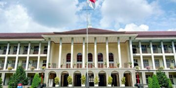 Suka Duka yang Saya Rasakan Saat Menjadi Maba UGM: Nggak Ada Perpeloncoan, sih, tapi Tugasnya Seabrek