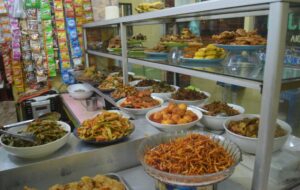 Jangan Pernah Ragu Memesan 3 Menu Warteg Kharisma Bahari Ini. Dijamin Nggak Bakal Nyesel!