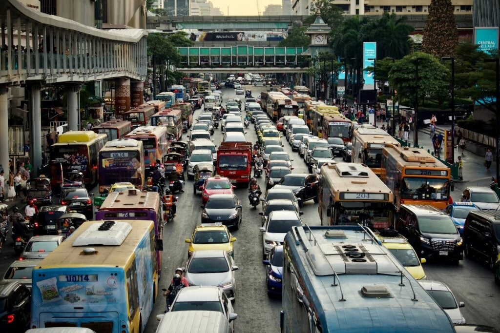 3 Penyebab Kemacetan Paling Menyebalkan yang Bikin Mati Tua di Jalan bunderan cibiru bandung