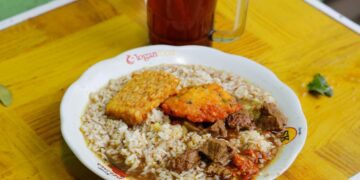 Warong Texas 1978: Legenda Nasi Rames Jogja Dekat Kampus Sanata Dharma yang Menyediakan hingga 50 Pilihan Menu