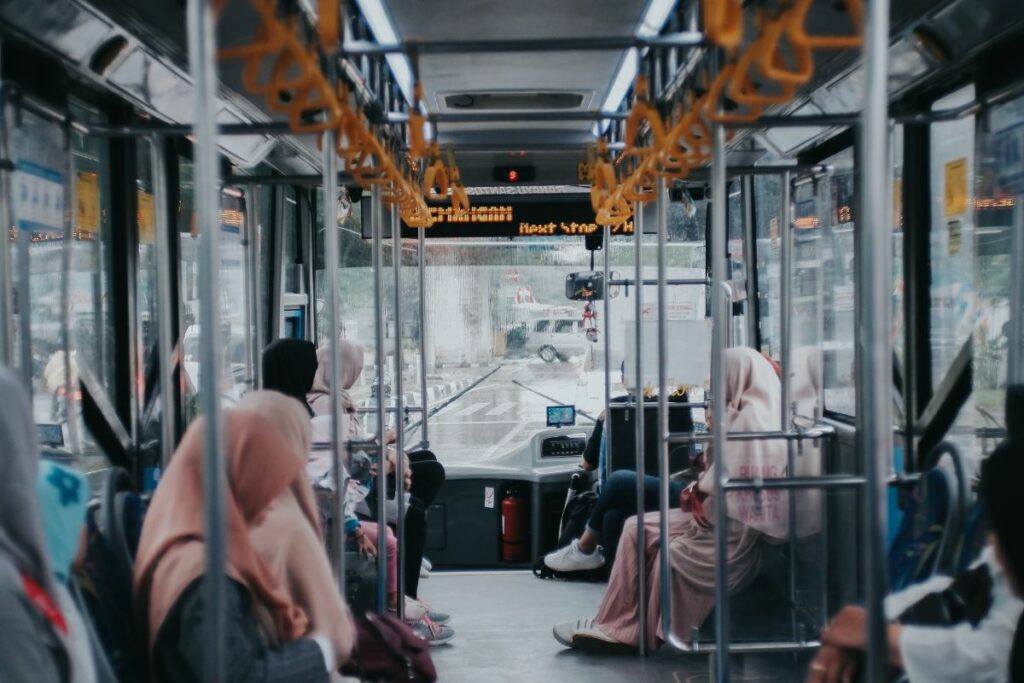 Transjakarta Koridor 10 Jurusan PGC 2-Tanjung Priok, Bus yang Menguji Peruntungan Penumpang