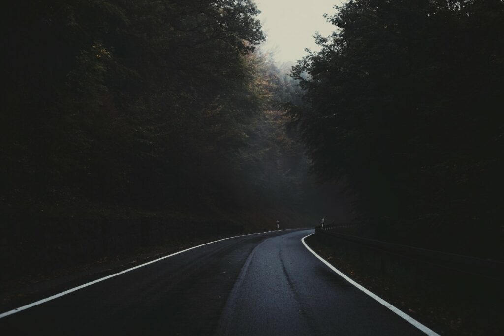 Kabupaten Cilacap Bercahaya Slogan yang Penuh Kebohongan (Unsplash)