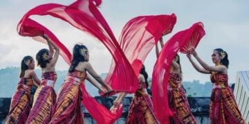 Karawang Menyimpan Aib di Antara Warga dan Goyang Karawang (Unsplash) alun-alun karawang