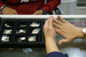 Rahasia Customer Toko Emas Tetap Loyal meski Tidak Pernah Membuat Membership