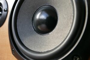Karnaval Sound System di Malang, Hiburan yang Sama Sekali Nggak Menghibur. Hiburan kok Bikin Budek dan Merusak Fasilitas!