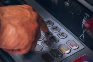 Penderitaan Nasabah Bank BRI: Mulai dari Ribetnya Setor Tunai sampai Disangka Petani oleh Netizen