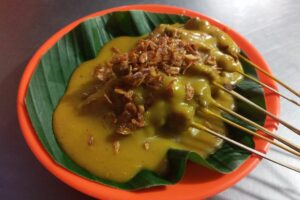 Kuah Kental Hangat, Rahasia Kenikmatan Sate Padang
