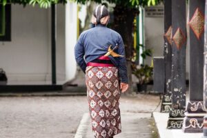 Susahnya Punya Hobi Memakai Pakaian Adat Jawa, Diajak Ngomongin Hal-hal Mistis sampai Dicap Ndeso
