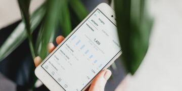 Bahaya Influencer Nakal: Tarif Endorse Jutaan, Insight Konten Penuh Kepalsuan!