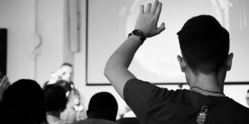 Dear Bapak Ibu Dosen, Jangan Menilai Mahasiswa dari Keaktifan Bertanya setelah Presentasi. Mahasiswa Zaman Sekarang Pintar Membodohi, lho