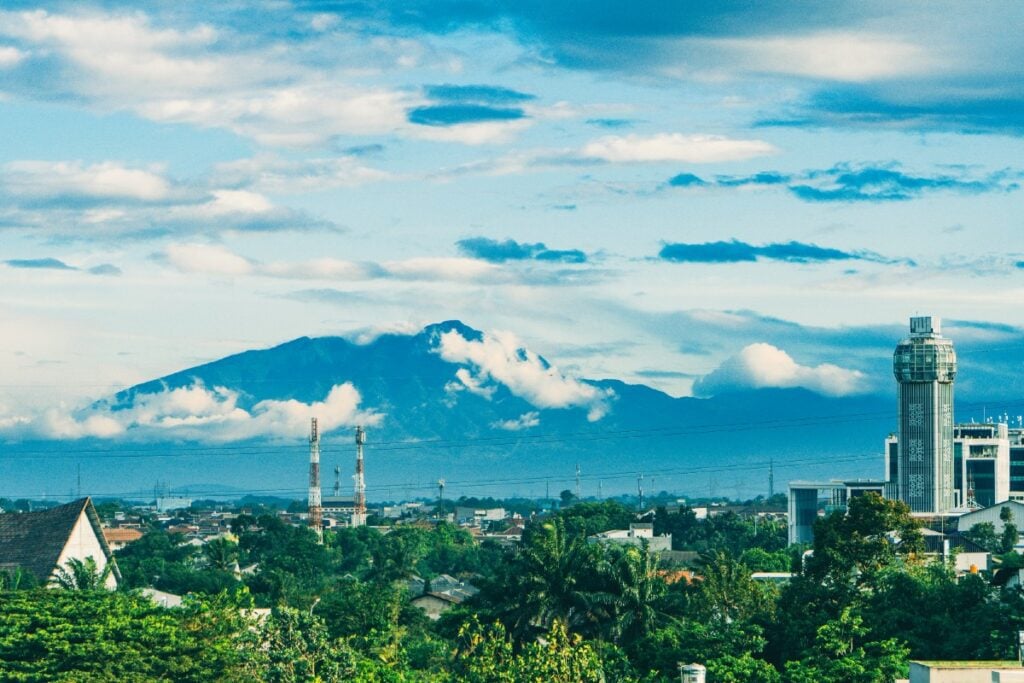 Fakultas Ushuluddin UIN Jakarta Mencetak “Mahasiswa Gila” (Unsplash)