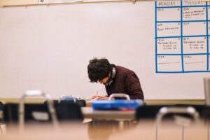 Dosa Program Kampus Mengajar yang Malah Berisi Feodalisme Dosen dan Keserakahan Pihak Sekolah