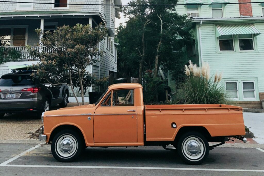 Mobil Pick Up Isuzu Panther, Mobil Paling Pengertian di Dunia (Unsplash)