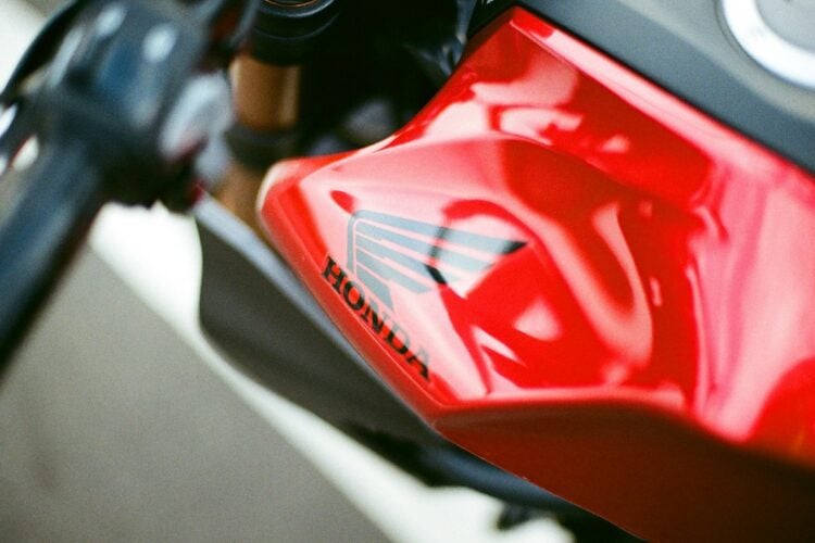 Honda Supra X 125 Motor Terbaik? Ngawur, yang Terbaik Tetap Karisma (Unsplash)
