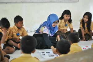 Mengenal Macam-macam Tugas Guru, Mengajar Ternyata Cuma Sampingan