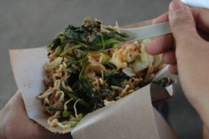 Nasi Pecel Ketan: Menu Sarapan di Banyuwangi yang Bikin Kenyang 7 Turunan