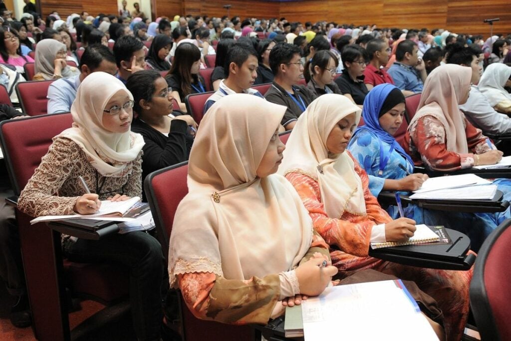 Dear Penyelenggara Seminar, Diskusi sama Tanya Jawab Itu Beda ya, Tolong