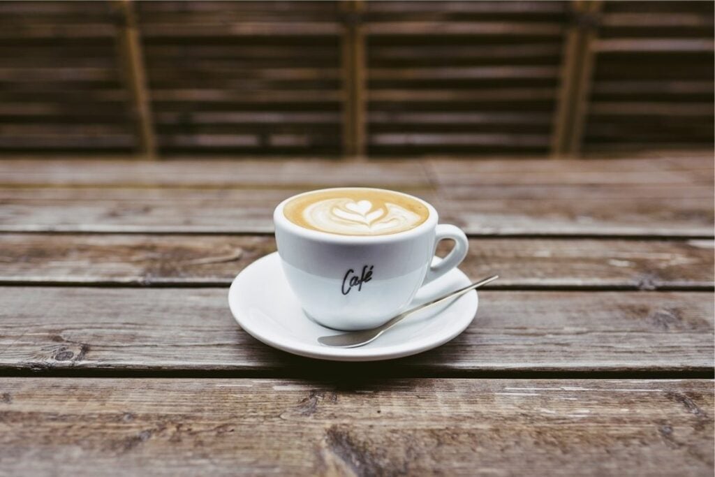 Senior Caffe Latte, Rokok Kopi Penantang Serius Djarum Black Cappuccino