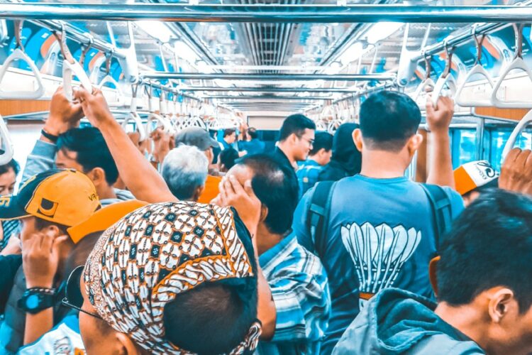KRL Jogja Solo, Karanganyar-Stasiun Tugu, Punya Banyak Masalah (Unsplash)