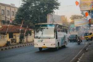 Panduan Memilih Angkutan Umum di Jatinangor bagi Calon Mahasiswa Baru, Beda Warna Beda Tujuan!