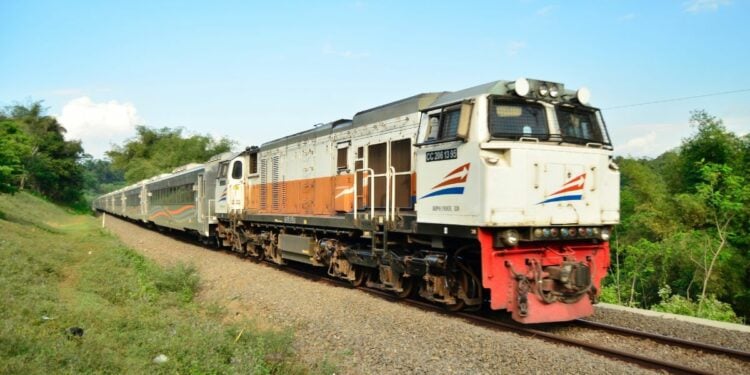 Wisata Palang Pintu Kereta Api, Bukti Warga Jogja Kekurangan Tempat Hiburan