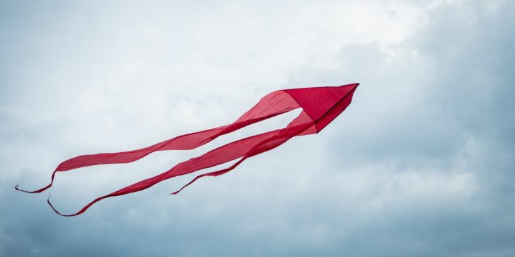 Soeraja dalam Serial Gadis Kretek Adalah Contoh Mas-mas Red Flag yang Harus Dihindari Semua Perempuan Indonesia