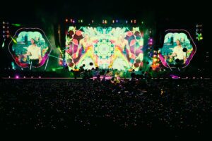 Surat Terbuka untuk Fans Coldplay yang Nggak Balikin Xyloband: Nggak Apa-apa kok, Beneran, tapi Ingat, Lemah Teles!