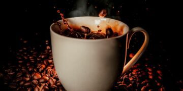 Kopi Gadis Kretek Janji Jiwa Rasanya kayak Rokok Dji Sam Soe yang Diblender Jadi Segelas Kopi Dingin, Kaum Pembenci Rokok Dilarang Mencoba!