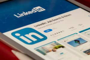 Menerka Isi Profil Kak Ros “Upin Ipin” di LinkedIn