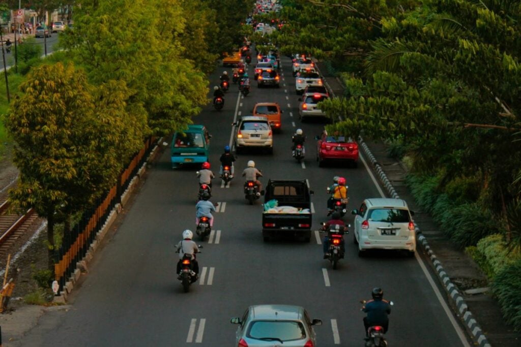 Kemacetan di Jember Bukan karena PKL, tapi karena Mahasiswa!