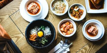 10 Makanan Korea yang Mirip dengan Makanan Indonesia. Ada yang Mirip Bakwan sampai Urap