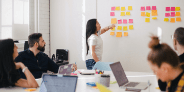 Derita Jadi Dosen Muda, Disepelekan Mahasiswa dan Dosen Tua Mojok.co