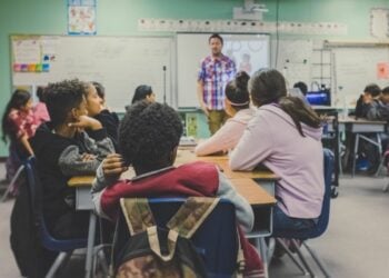 Ironi Mahasiswa Jurusan Pendidikan: Buangan dan Tidak Ingin Menjadi Guru Mojok.co