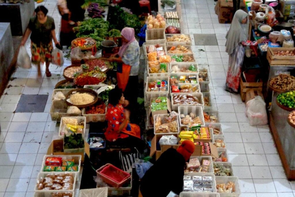 Pasar Setono Betek Kediri, Pasar Tradisional yang Gagal Bertransformasi Jadi Pasar Semi Modern Mojok.co