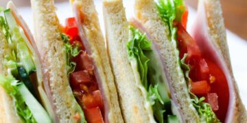 Sandwich Aoka, Harga (Terlalu) Murah, Rasanya Sama Sekali Nggak Bercanda