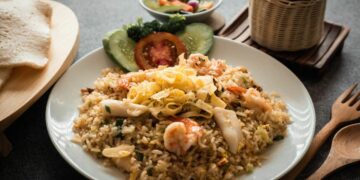 Nasi Goreng Makanan Sejuta Umat yang Cocok Disantap si Kaya dan si Miskin Mojok.co