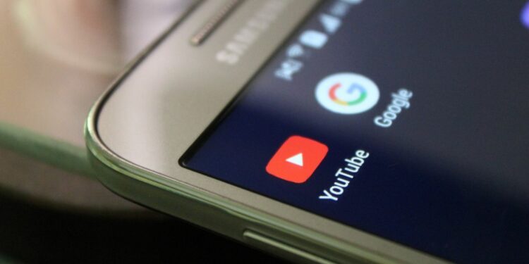 Pak Menkominfo, Memangnya Kenapa kalau Sinyal 5G buat Nonton YouTube doang? Terserahlah Mau buat Apa, Bebas!