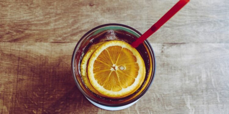 Es Teh Ginastel, Es Teh Asal Solo yang Tidak Mengkhianati Namanya Mojok.co