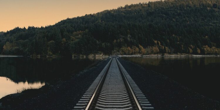 Sudah Saatnya Jalur Kereta Benculuk-Banyuwangi Aktif Kembali Mojok.co