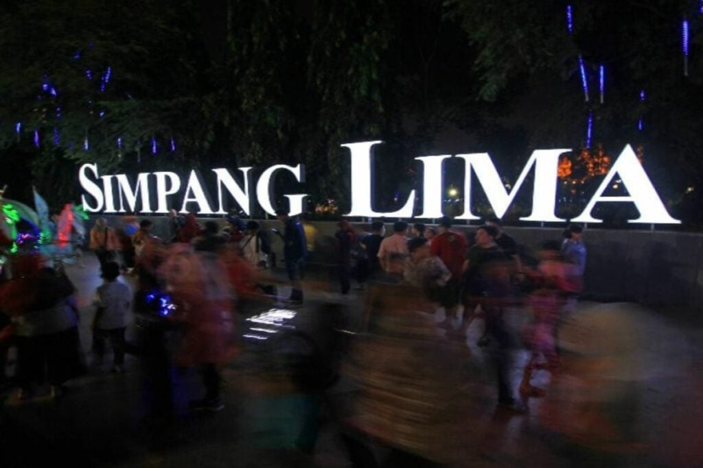 Hal-hal yang Bisa Kalian Temui di Simpang Lima Semarang, Ikon Indah Kota di Utara sambiroto UMK Semarang