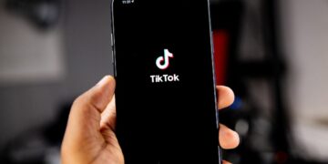 Live Streaming Seminar Skripsi di TikTok oleh Dosen Penguji Nggak Berbahaya, Malah Banyak Manfaatnya