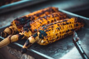 Bakar-bakaran Daging Bukan Budaya Kita, Budaya Kita Adalah Makan Jagung Bakar di Malam Tahun Baru