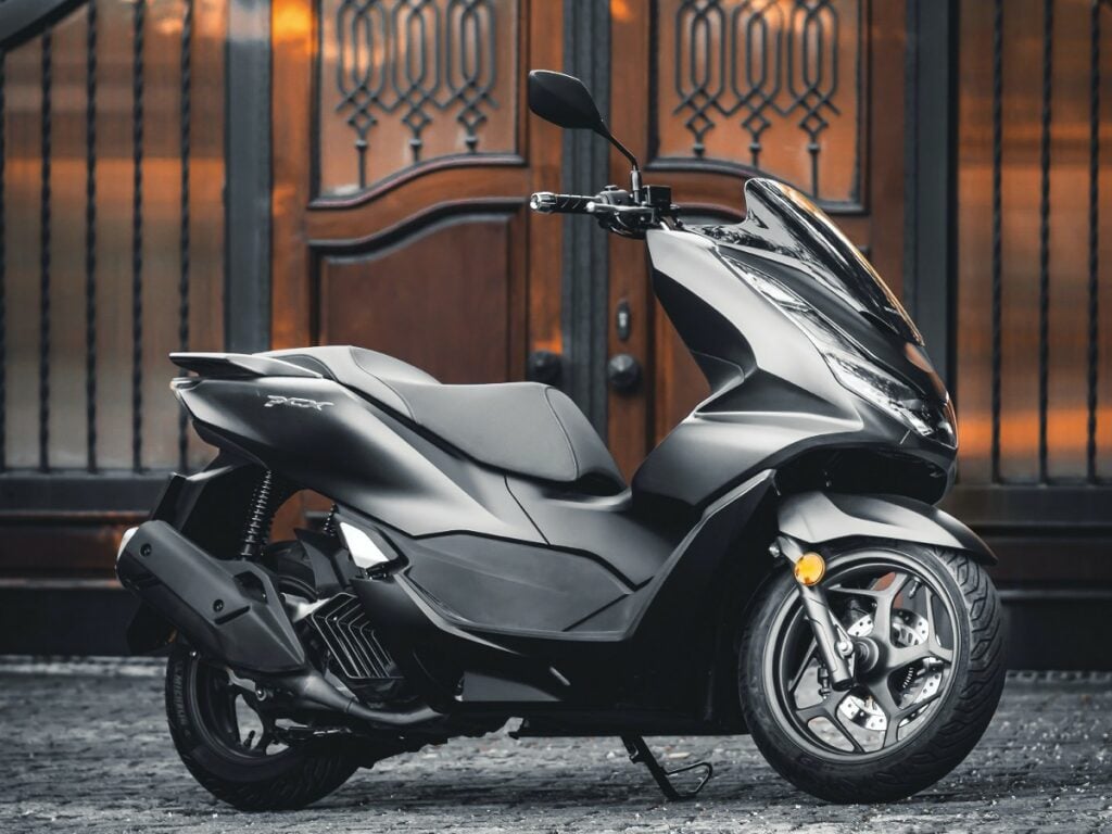 Honda PCX 160 Berbagi Stigma Menyebalkan Milik Honda Scoopy (Unsplash)