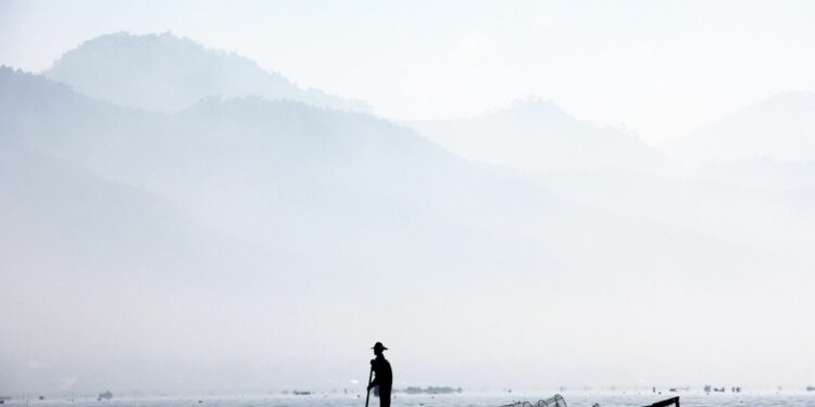 UMK Situbondo Kecil Nggak Ngaruh, Selama Ada Padi dan Ikan, Tagihan Tetap Bisa Lunas! banyuwangi