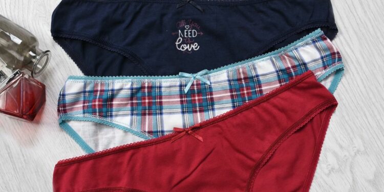 Celana Dalam Wanita Indomaret, Celana Dalam Puluhan Ribu Rasa Ratusan Ribu Mojok.co