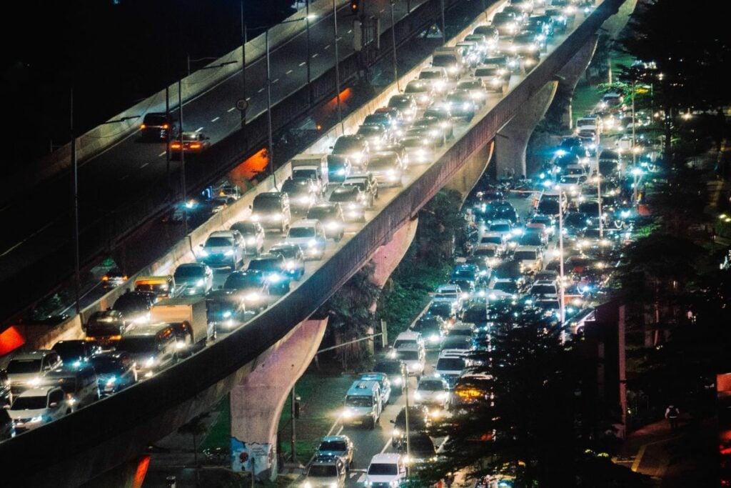 Jalan Ciputat Musuh Bebuyutan Mahasiswa UIN Jakarta Mojok.co