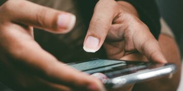 Cara Chat Dosen Pembimbing supaya Cepat Lulus. Mahasiswa Akhir Wajib Baca Ini! Mojok.co