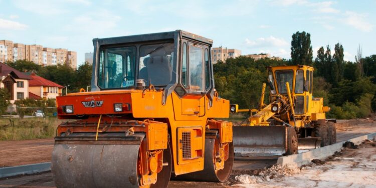 Mengaspal Jalan Kampung, Akal Bulus Caleg Petahana di Balik Jalan yang Mulus Mojok.co